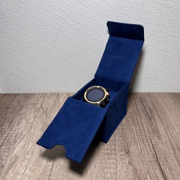 Tampilan Jam Tangan Mewah Suede Biru Khusus 4