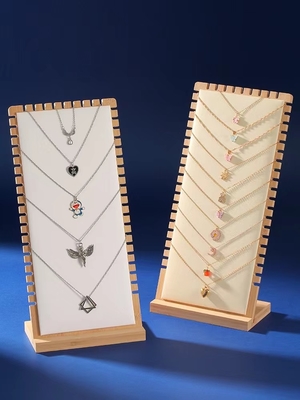 Tampilan Perhiasan Warna Kayu Berdiri 90 * 90 * 210mm Tampilan Nampan Kalung