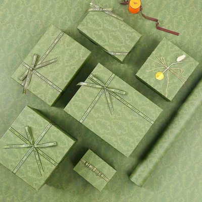 Kotak Kemasan Kosmetik Karton Embossing Hijau Dengan Pita