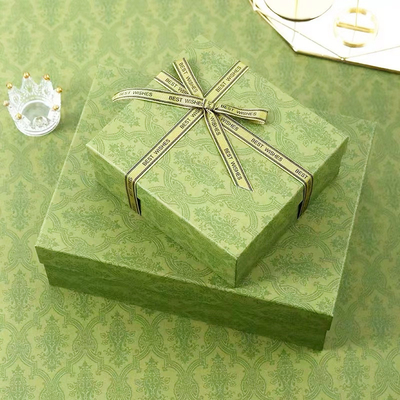 Kotak Kemasan Kosmetik Karton Embossing Hijau Dengan Pita