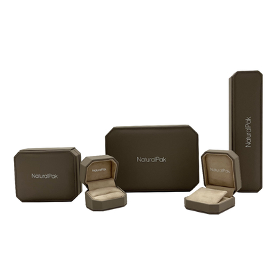 Soft Touch PU Khaki Jewelry Packaging Box Untuk Cincin Anting Bangle