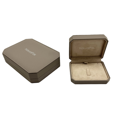 Soft Touch PU Khaki Jewelry Packaging Box Untuk Cincin Anting Bangle